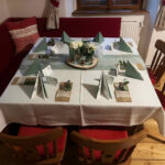 Gedeckter Tisch für 8 Personen