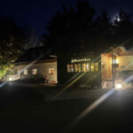 Schlosswirtshaus bei Nacht